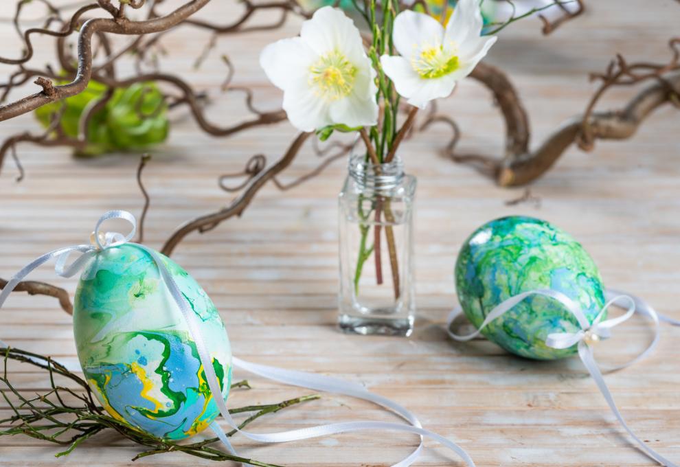 Eier marmorieren: Bastelanleitung für Ostereier