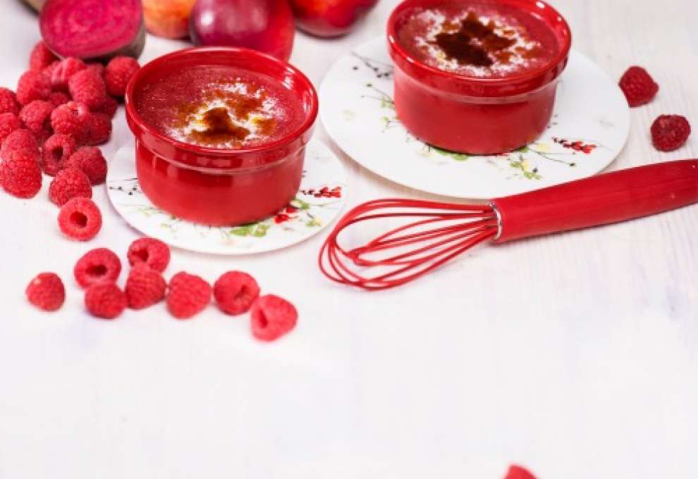  Crème brûlée von Roten Rüben, Himbeeren und Nektarinen